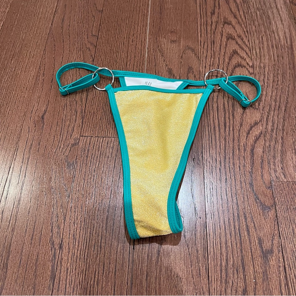 ⭐yellow sparkle bikini‎ bottoms smal